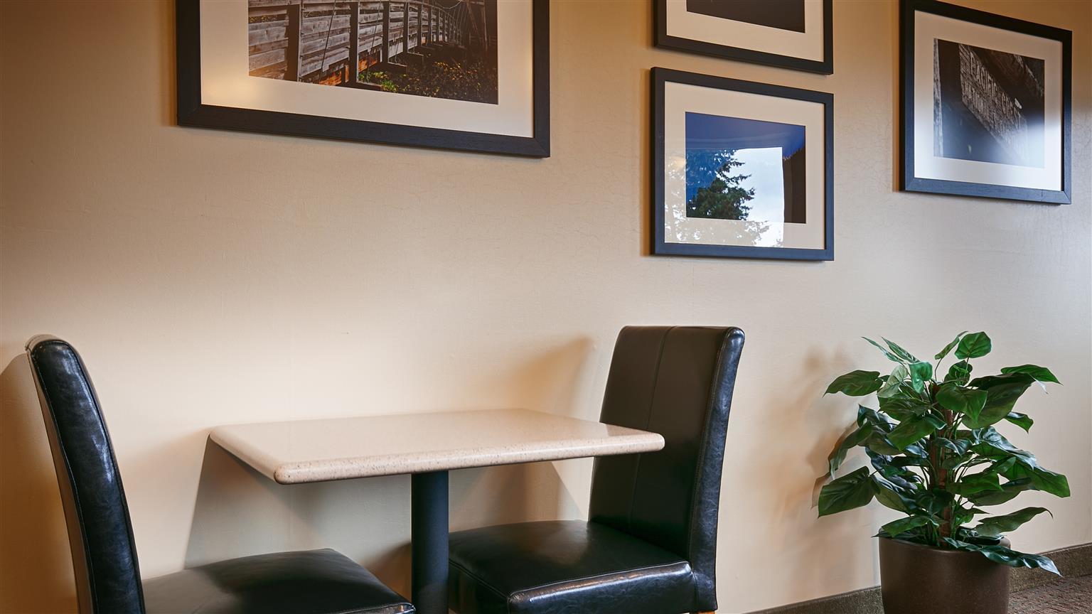 Best Western Plus Columbia River Inn Каскейд Локс Екстериор снимка